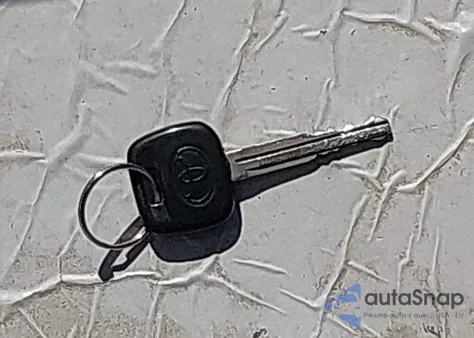 2004 Toyota Corolla Ce z USA, uszkodzony, nr VIN JTDBR32E242047436